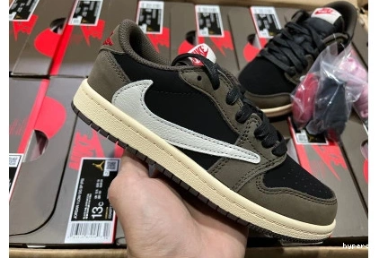 Hyperoad (KIDS)TRAVIS SCOTT JORDAN 1 'MOCHA' X LOW AIR 1011